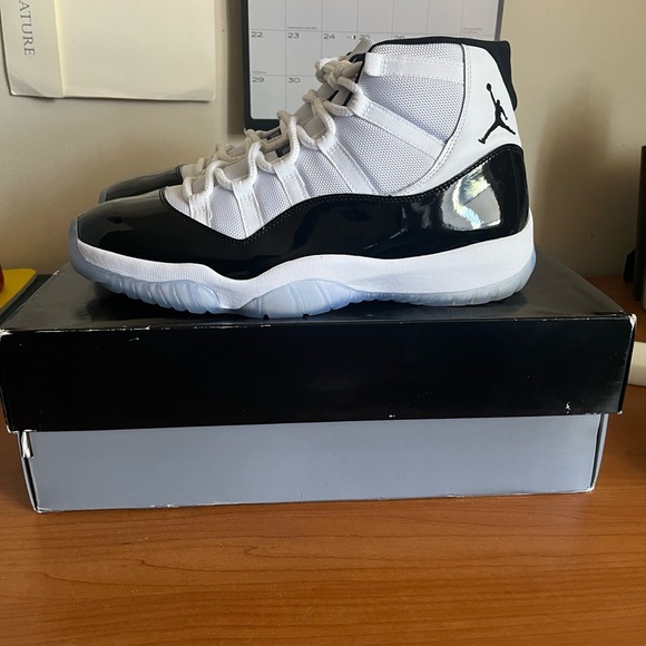 Air Jordan 11 Retro - Picture 9 of 13